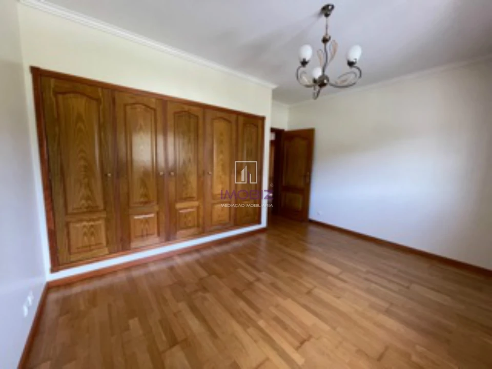 Moradia T4 para Venda em Santa Joana Foto 11