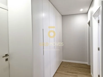 Apartamento T2 para Venda em O. Azeméis, Riba-Ul, Ul, Macinhata Seixa, Madail
