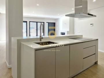 Apartamento T2 para Venda em O. Azeméis, Riba-Ul, Ul, Macinhata Seixa, Madail