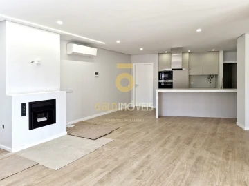 Apartamento T2 para Venda em O. Azeméis, Riba-Ul, Ul, Macinhata Seixa, Madail