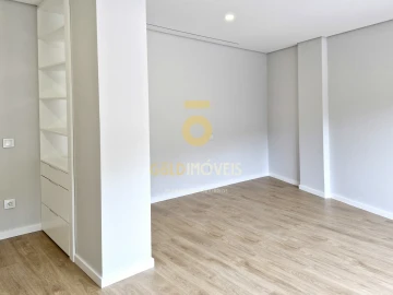 Apartamento T2 para Venda em O. Azeméis, Riba-Ul, Ul, Macinhata Seixa, Madail