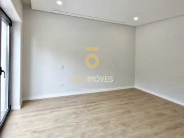 Apartamento T2 para Venda em O. Azeméis, Riba-Ul, Ul, Macinhata Seixa, Madail