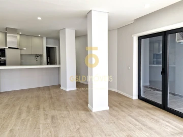 Apartamento T2 para Venda em O. Azeméis, Riba-Ul, Ul, Macinhata Seixa, Madail