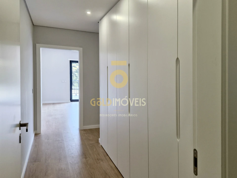 Apartamento T2 para Venda em O. Azeméis, Riba-Ul, Ul, Macinhata Seixa, Madail Foto 13