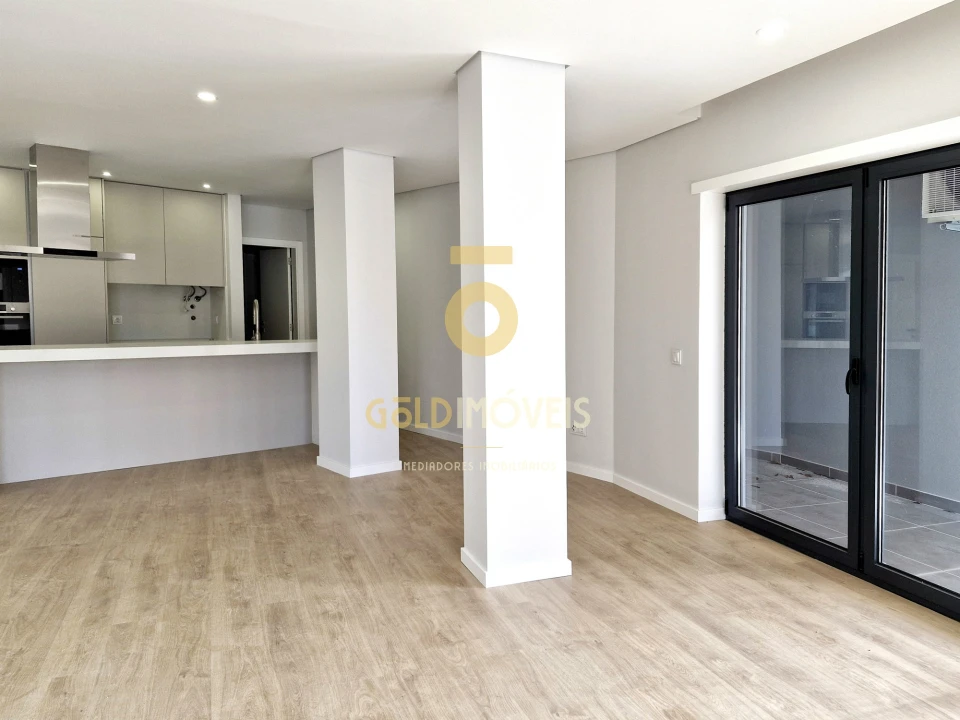 Apartamento T2 para Venda em O. Azeméis, Riba-Ul, Ul, Macinhata Seixa, Madail Foto 5