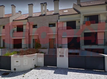 Moradia T5 para Venda em Repeses e São Salvador