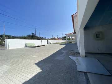 Moradia T3 para Venda em Marrazes e Barosa
