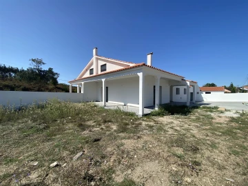 Moradia T3 para Venda em Marrazes e Barosa