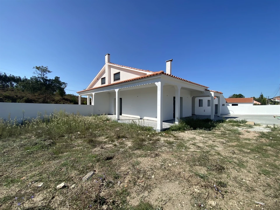 Moradia T3 para Venda em Marrazes e Barosa Foto 1