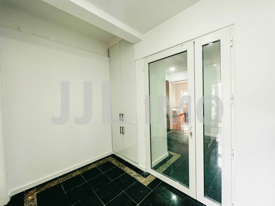Apartamento T6 para Venda em Avenidas Novas Foto 32