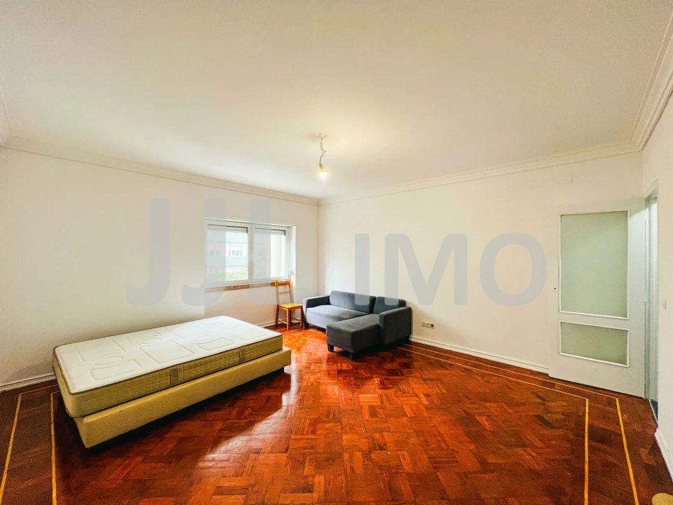 Apartamento T6 para Venda em Avenidas Novas Foto 1