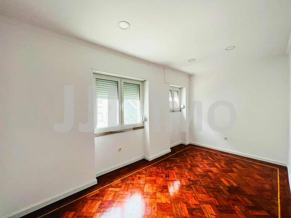 Apartamento T6 para Venda em Avenidas Novas Foto 33