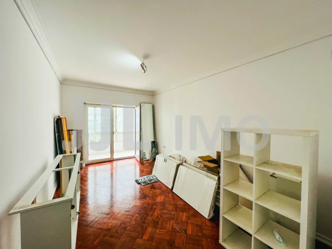 Apartamento T6 para Venda em Avenidas Novas Foto 18