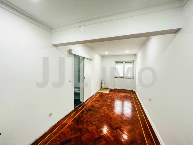Apartamento T6 para Venda em Avenidas Novas Foto 12