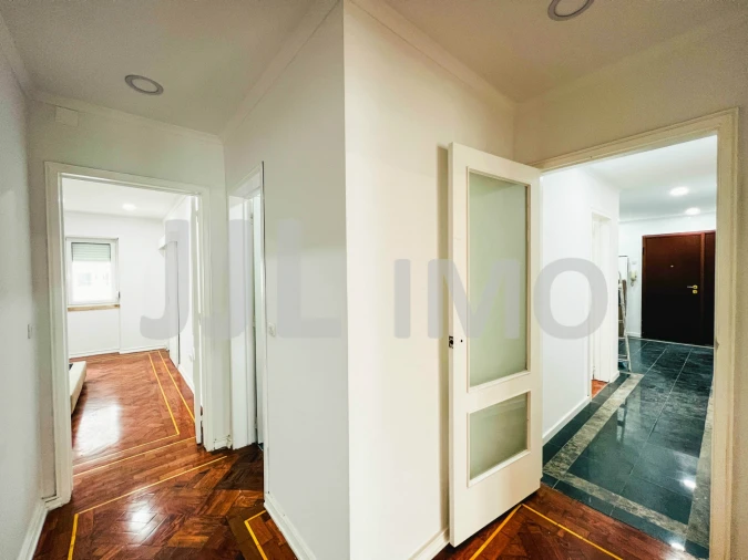 Apartamento T6 para Venda em Avenidas Novas Foto 20