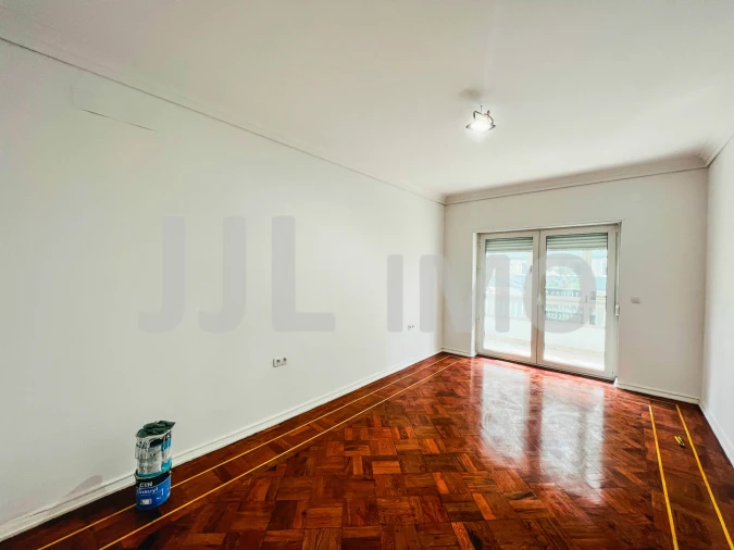Apartamento T6 para Venda em Avenidas Novas Foto 8
