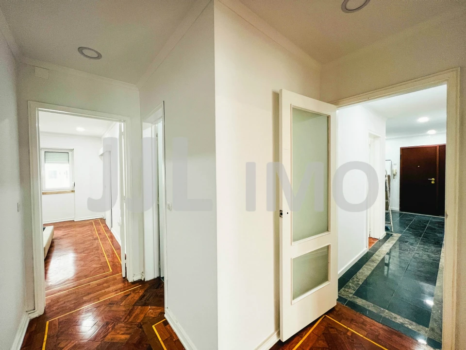 Apartamento T6 para Venda em Avenidas Novas Foto 20