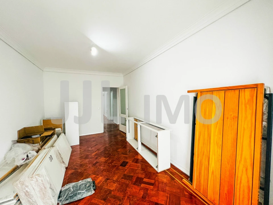 Apartamento T6 para Venda em Avenidas Novas Foto 19