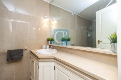 Apartamento T4 para Venda em Campanhã