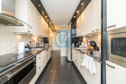 Apartamento T4 para Venda em Campanhã