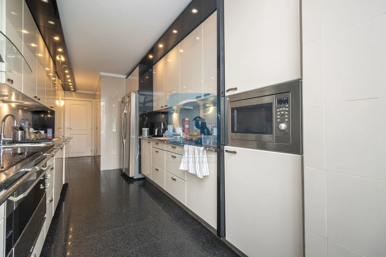 Apartamento T4 para Venda em Campanhã Foto 24