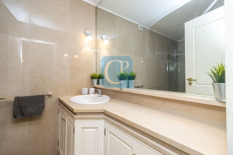 Apartamento T4 para Venda em Campanhã Foto 13