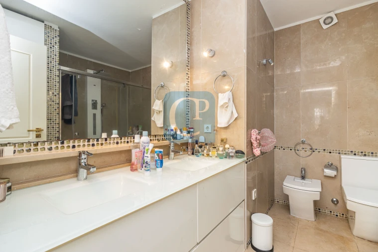Apartamento T4 para Venda em Campanhã Foto 32