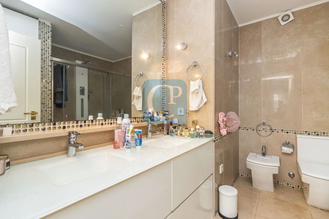 Apartamento T4 para Venda em Campanhã Foto 32