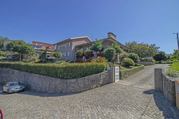 Moradia T6 para Venda em Vila das Aves Foto 1