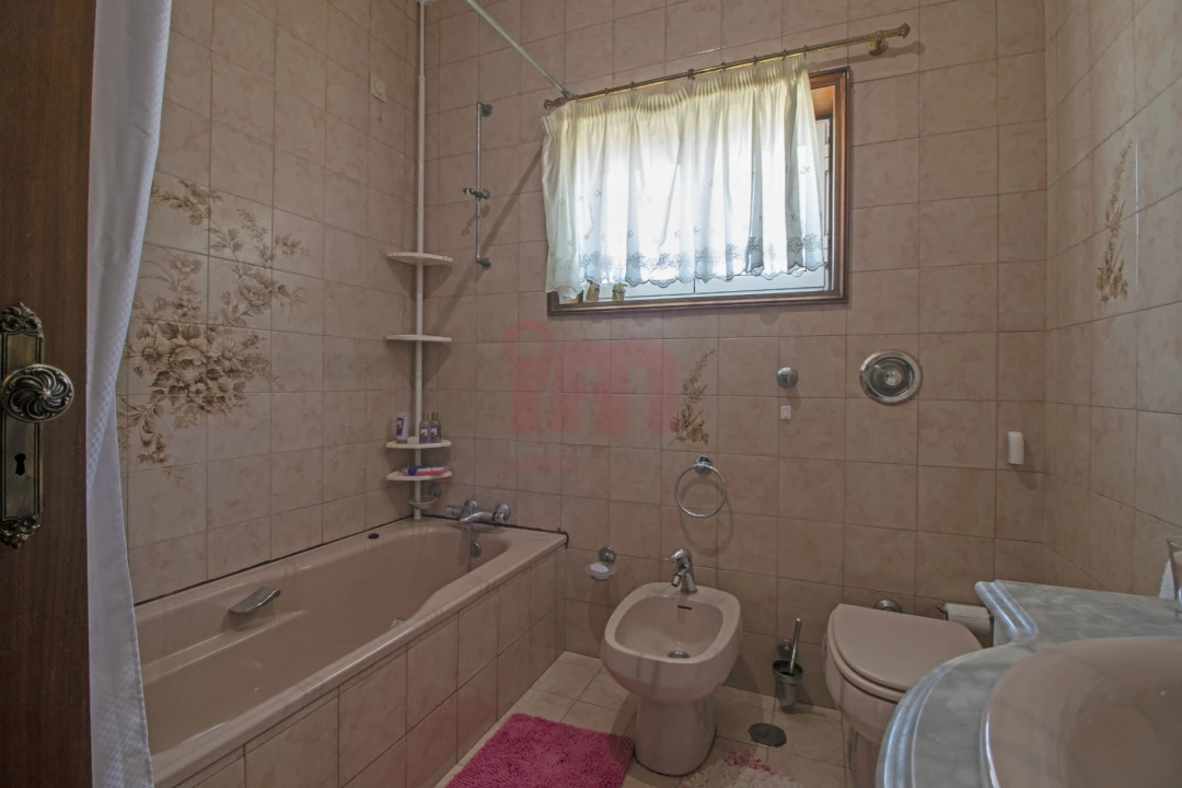 Moradia T6 para Venda em Vila das Aves Foto 40