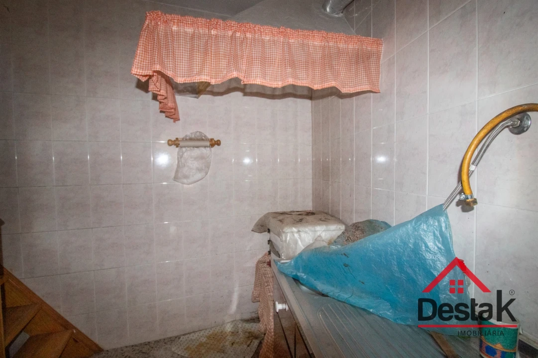 Moradia T2 para Venda em Fataunços e Figueiredo das Donas Foto 11