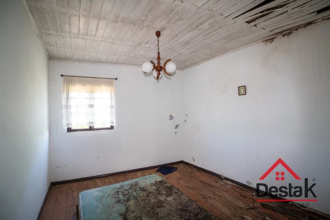 Moradia T2 para Venda em Fataunços e Figueiredo das Donas Foto 7