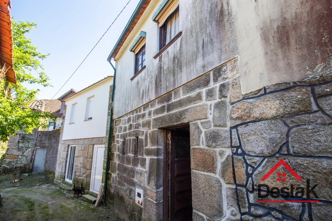 Moradia T2 para Venda em Fataunços e Figueiredo das Donas Foto 3