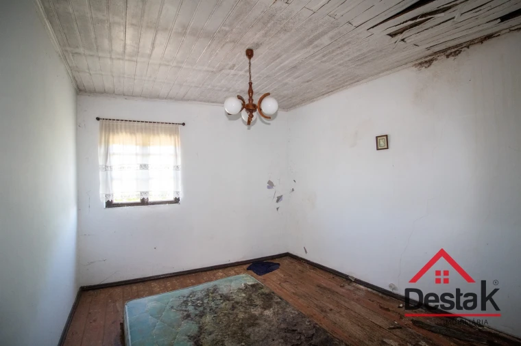 Moradia T2 para Venda em Fataunços e Figueiredo das Donas Foto 7