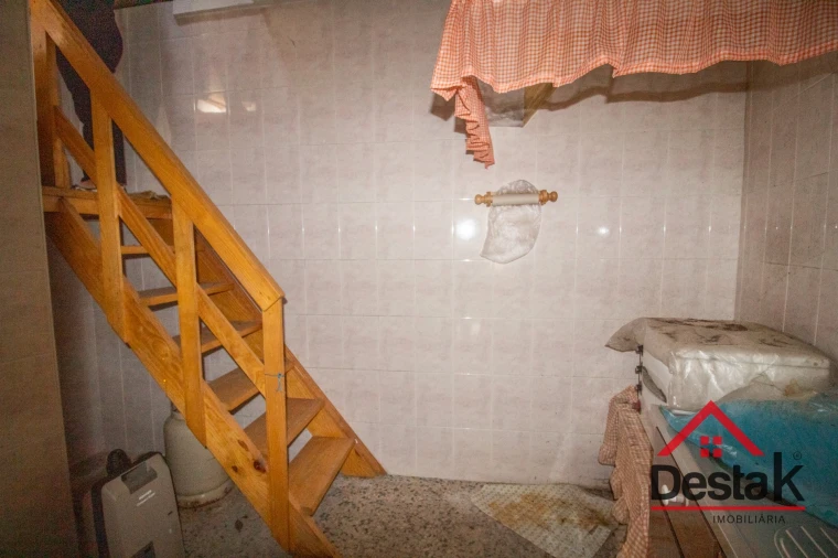 Moradia T2 para Venda em Fataunços e Figueiredo das Donas Foto 10