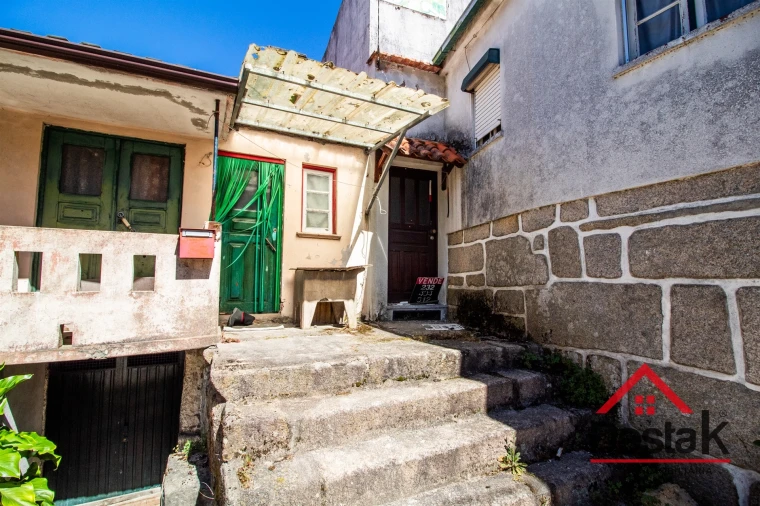 Moradia T2 para Venda em Fataunços e Figueiredo das Donas Foto 2