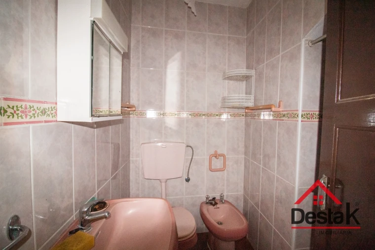 Moradia T2 para Venda em Fataunços e Figueiredo das Donas Foto 8