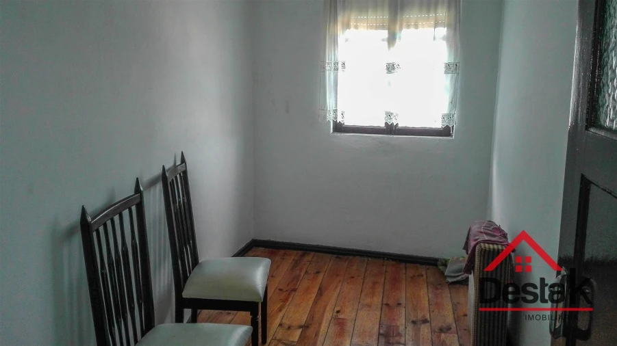 Moradia T2 para Venda em Fataunços e Figueiredo das Donas Foto 3