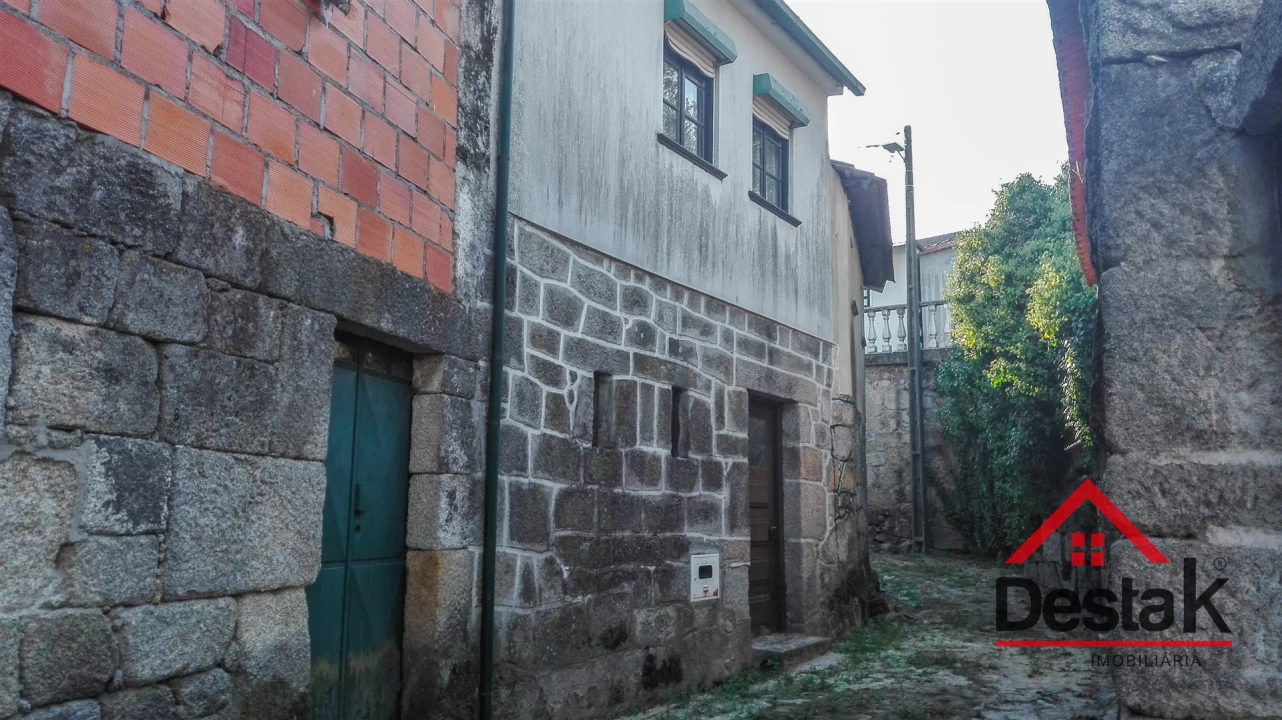 Moradia T2 para Venda em Fataunços e Figueiredo das Donas Foto 1