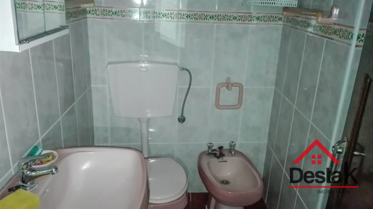 Moradia T2 para Venda em Fataunços e Figueiredo das Donas Foto 5