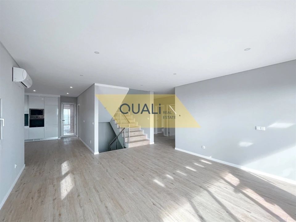 Moradia T4 para Venda em Paul do Mar Foto 18