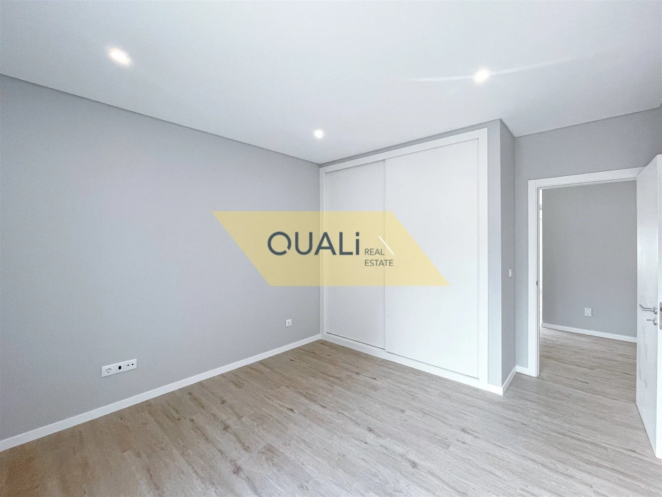 Moradia T4 para Venda em Paul do Mar Foto 27