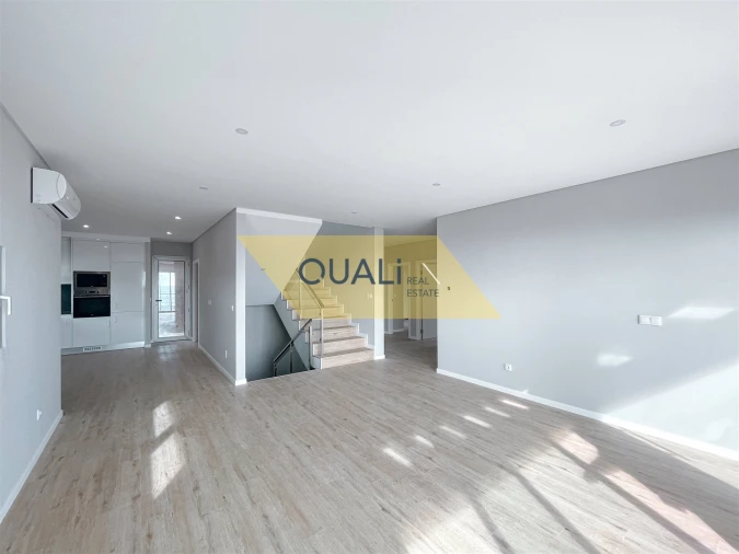 Moradia T4 para Venda em Paul do Mar Foto 18