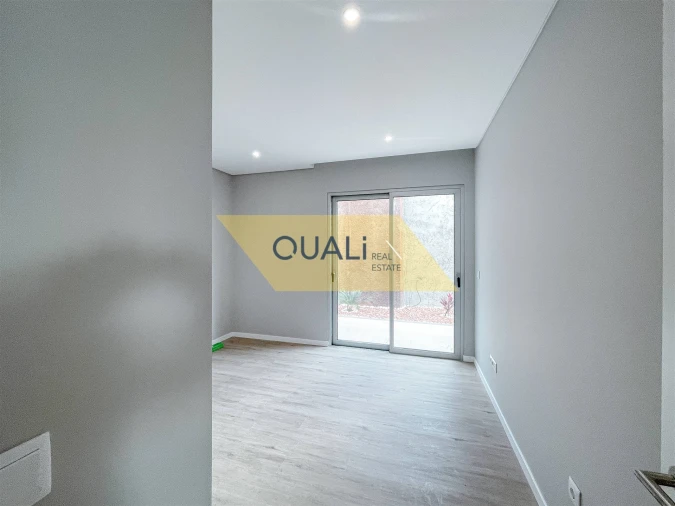 Moradia T4 para Venda em Paul do Mar Foto 28