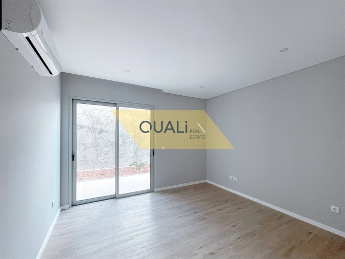 Moradia T4 para Venda em Paul do Mar Foto 26