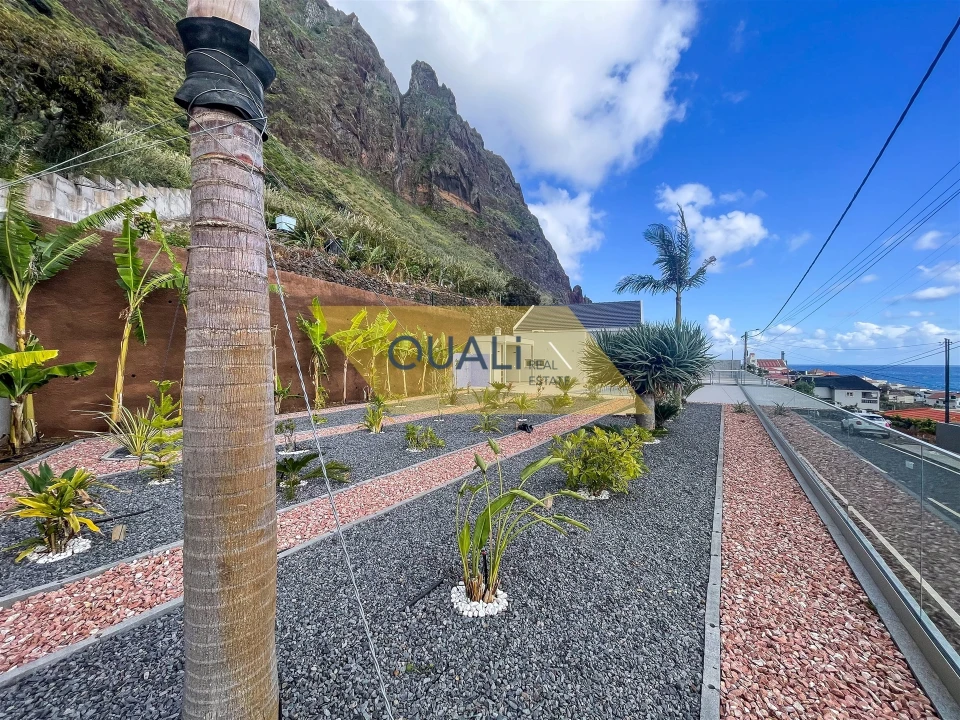 Moradia T4 para Venda em Paul do Mar Foto 9