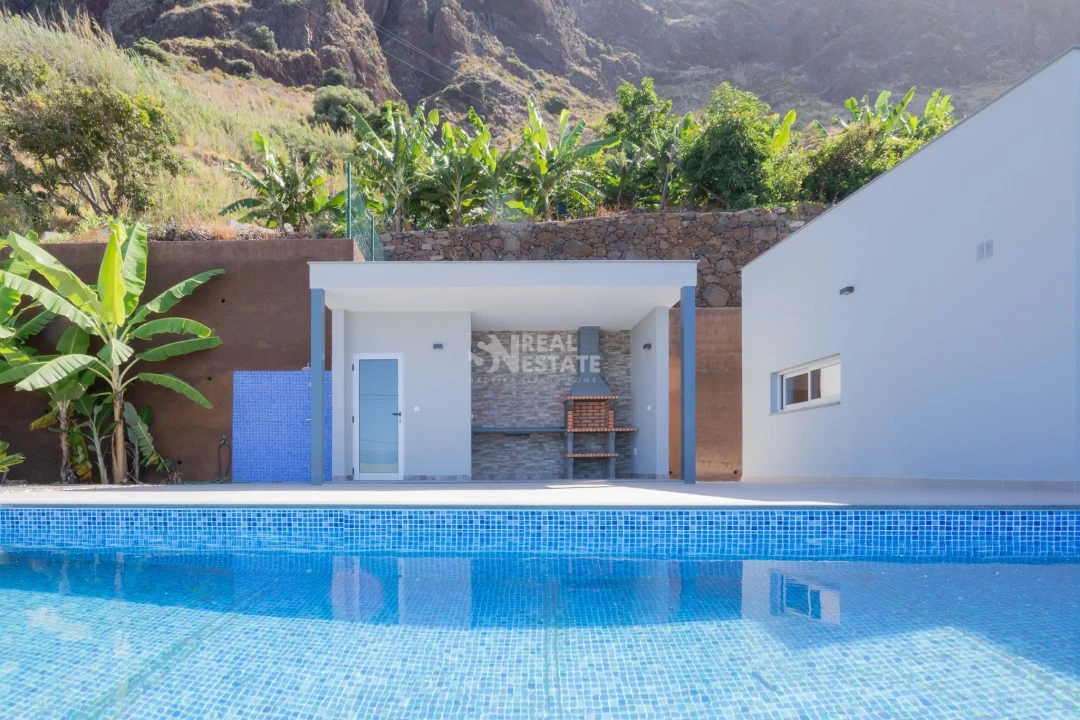 Moradia T4 para Venda em Paul do Mar Foto 23