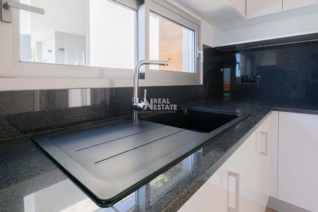 Moradia T4 para Venda em Paul do Mar Foto 56