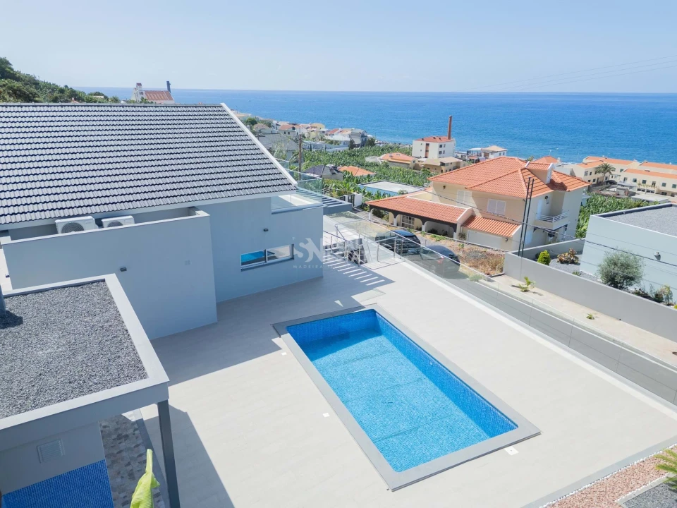 Moradia T4 para Venda em Paul do Mar Foto 5