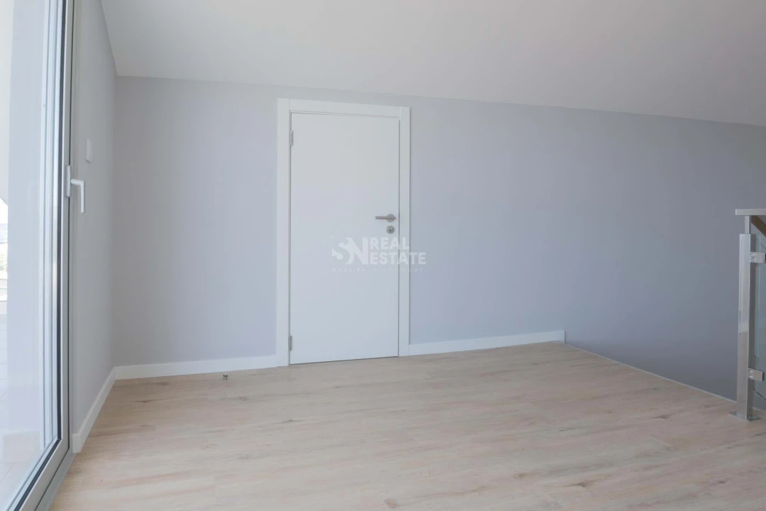 Moradia T4 para Venda em Paul do Mar Foto 41